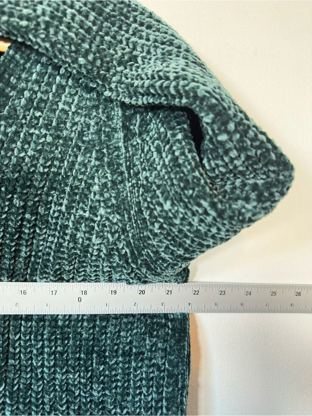 A New Day Emerald Green Chenille V-Neck Pullover Sweater Size Large